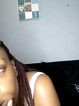 MelStar18xxx online show from February 2025 10:00:01 PM