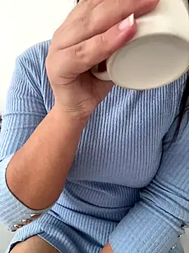 yassminsexy22 online show from November 2025 12:09:02 PM