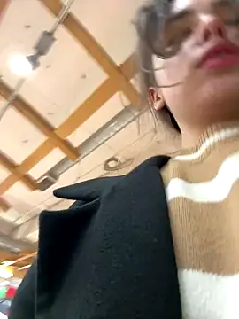 pantyless online show from September 2025 10:49:01 PM