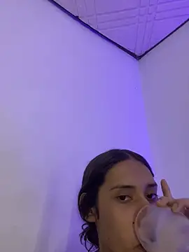 Snapshot of CamilaHarperr_ chatting on February 2025 10:26:02 PM CamilaHarperr online show from February 2025 10:26:02 PM