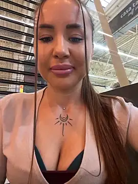 Snapshot of beautydiamond chatting on October 2025 08:38:02 AM beautydiamond online show from October 2025 08:38:02 AM
