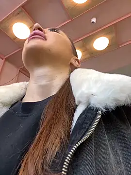 Snapshot of beautydiamond chatting on October 2025 08:46:02 AM beautydiamond online show from October 2025 08:46:02 AM