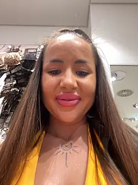 Snapshot of beautydiamond chatting on September 2025 10:08:01 AM beautydiamond online show from September 2025 10:08:01 AM