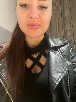 Snapshot of beautydiamond chatting on October 2025 09:52:02 AM beautydiamond online show from October 2025 09:52:02 AM