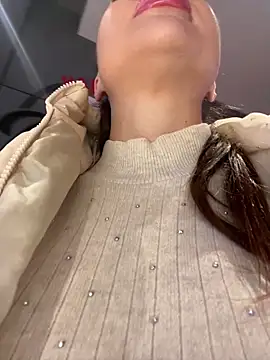 Snapshot of beautydiamond chatting on November 2025 09:47:02 AM beautydiamond online show from November 2025 09:47:02 AM