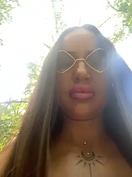 Snapshot of beautydiamond chatting on September 2025 08:08:01 AM beautydiamond online show from September 2025 08:08:01 AM
