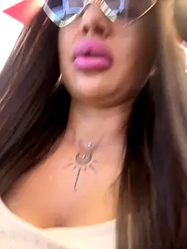 Snapshot of beautydiamond chatting on September 2025 10:05:01 AM beautydiamond online show from September 2025 10:05:01 AM