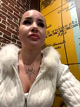 Snapshot of beautydiamond chatting on December 2025 09:37:02 AM beautydiamond online show from December 2025 09:37:02 AM