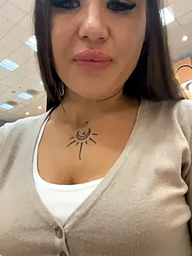 Snapshot of beautydiamond chatting on November 2025 09:37:02 AM beautydiamond online show from November 2025 09:37:02 AM