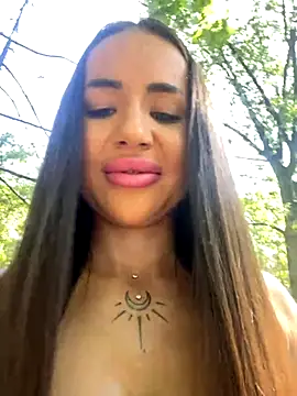 Snapshot of beautydiamond chatting on September 2025 08:41:01 AM beautydiamond online show from September 2025 08:41:01 AM