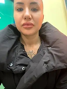 Snapshot of beautydiamond chatting on December 2025 10:36:01 AM beautydiamond online show from December 2025 10:36:01 AM