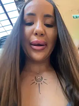 Snapshot of beautydiamond chatting on September 2025 09:09:02 AM beautydiamond online show from September 2025 09:09:02 AM
