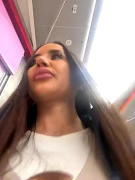 Snapshot of beautydiamond chatting on October 2025 09:51:01 AM beautydiamond online show from October 2025 09:51:01 AM