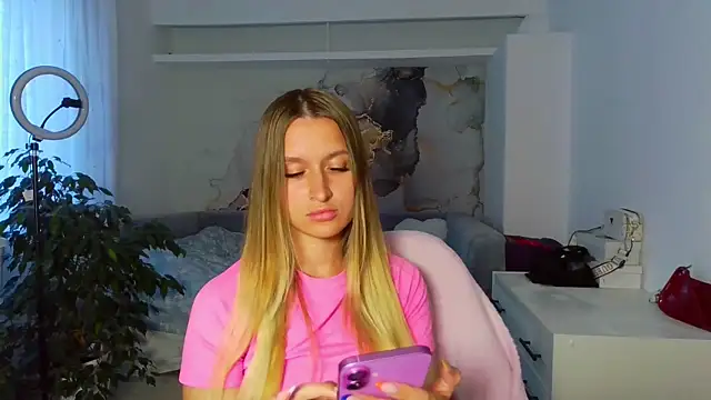 Submissive love online show from June 2026 05:40:01 PM