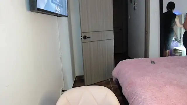 SophiaJoliebm online show from April 2026 03:45:02 AM