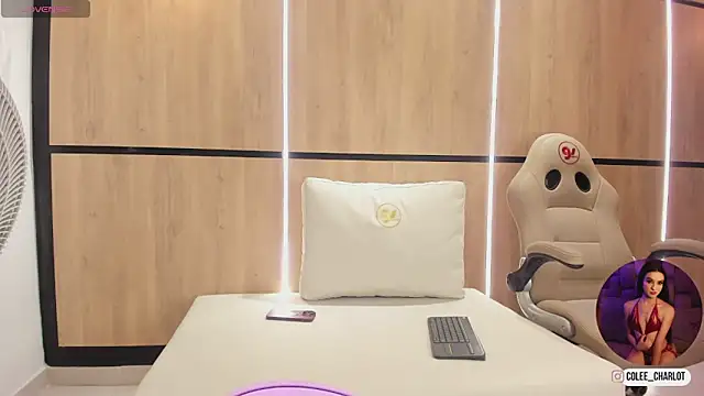 Snapshot of charlotte_colee chatting on December 2025 11:20:02 AM charlotte colee online show from December 2025 11:20:02 AM