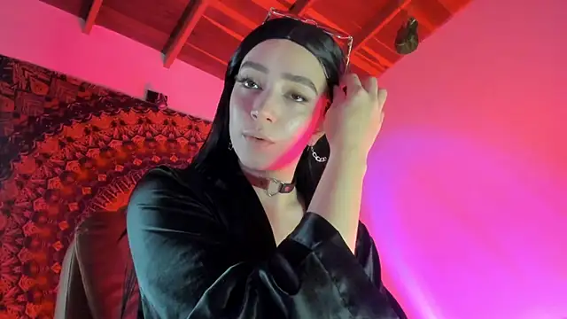 sweeet peach online show from November 2025 05:00:02 AM