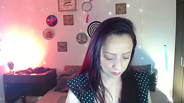Snapshot of catalinamommyx chatting on June 2026 12:43:02 AM catalinamommyx online show from June 2026 12:43:02 AM