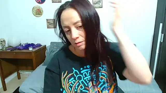 Snapshot of catalinamommyx chatting on June 2026 12:27:02 AM catalinamommyx online show from June 2026 12:27:02 AM