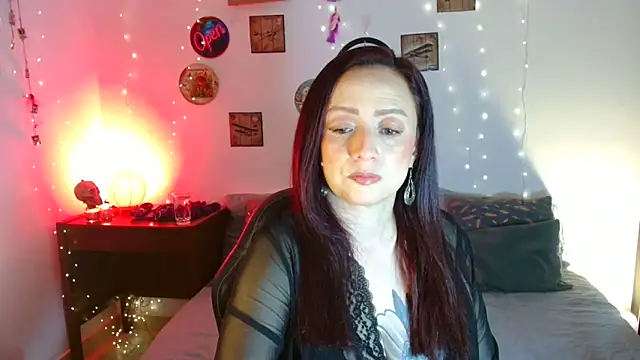 catalinamommyx online show from May 2026 01:25:01 AM
