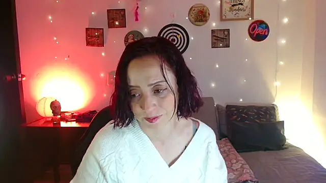 Snapshot of catalinamommyx chatting on July 2026 11:45:01 PM catalinamommyx online show from July 2026 11:45:01 PM