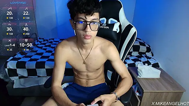 Snapshot of Angelligth chatting on February 2026 03:37:01 AM Angelligth online show from February 2026 03:37:01 AM