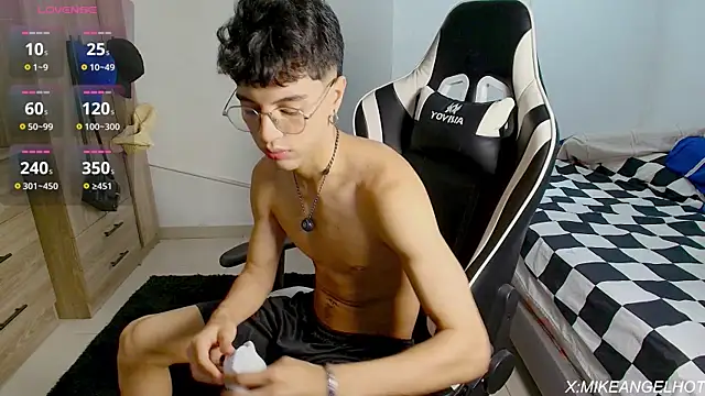 Angelligth online show from March 2026 03:41:02 AM