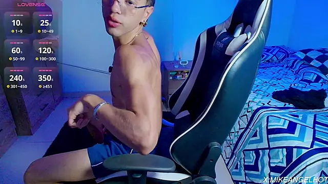 Angelligth online show from April 2026 03:41:01 AM