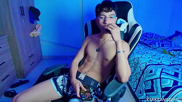 Angelligth online show from April 2026 03:41:01 AM