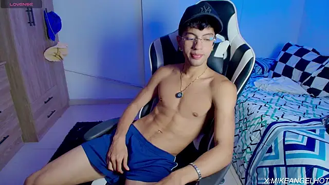 Angelligth online show from April 2026 03:41:01 AM