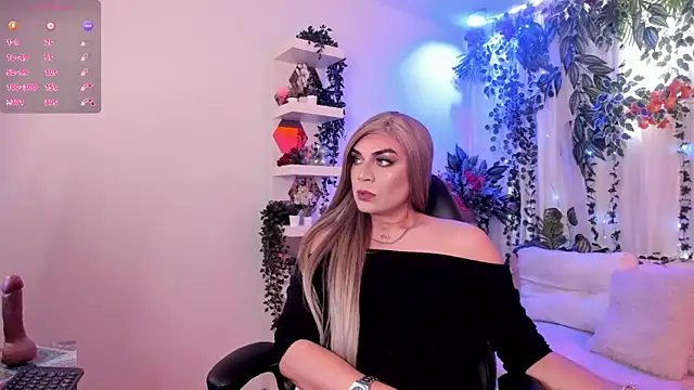 Snapshot of karol_elegance_ chatting on December 2025 01:03:02 PM karol elegance online show from December 2025 01:03:02 PM