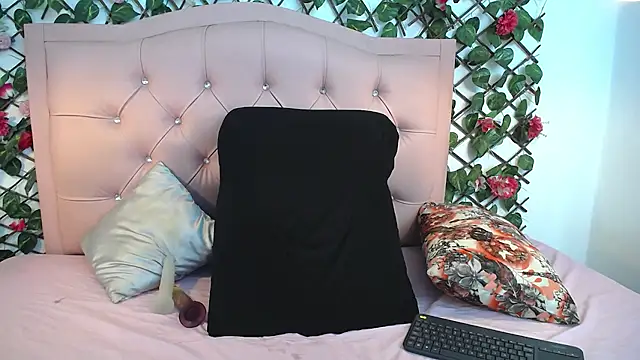 Snapshot of LucyCute_1 chatting on June 2026 02:29:01 PM LucyCute 1 online show from June 2026 02:29:01 PM