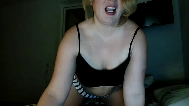Snapshot of _CattrinaVegas_ chatting on December 2024 07:05:02 PM CattrinaVegas online show from December 2024 07:05:02 PM