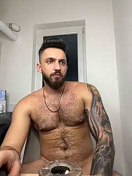 Snapshot of LoveIsBlind_ chatting on December 2024 01:11:02 AM LoveIsBlind online show from December 2024 01:11:02 AM