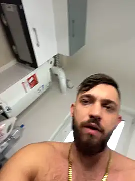 Snapshot of LoveIsBlind_ chatting on December 2024 10:11:02 AM LoveIsBlind online show from December 2024 10:11:02 AM