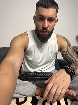 Snapshot of LoveIsBlind_ chatting on November 2025 08:52:02 AM LoveIsBlind online show from November 2025 08:52:02 AM