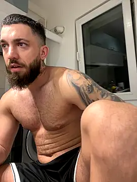 Snapshot of LoveIsBlind_ chatting on October 2025 03:30:02 AM LoveIsBlind online show from October 2025 03:30:02 AM