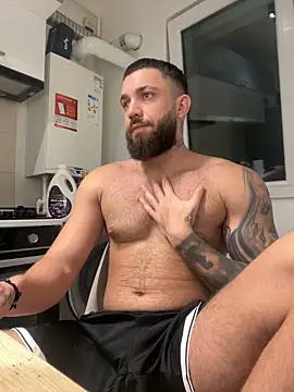 Snapshot of LoveIsBlind_ chatting on October 2025 02:47:01 AM LoveIsBlind online show from October 2025 02:47:01 AM