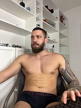 Snapshot of LoveIsBlind_ chatting on October 2025 04:14:01 AM LoveIsBlind online show from October 2025 04:14:01 AM