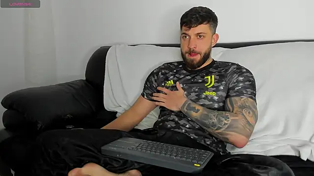 LoveIsBlind  online show from May 2026 04:21:01 PM