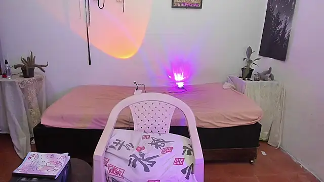 MIAUTENA online show from May 2026 11:59:01 PM