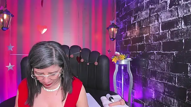 Snapshot of Madame_Jay chatting on February 2025 08:56:01 PM Madame Jay online show from February 2025 08:56:01 PM