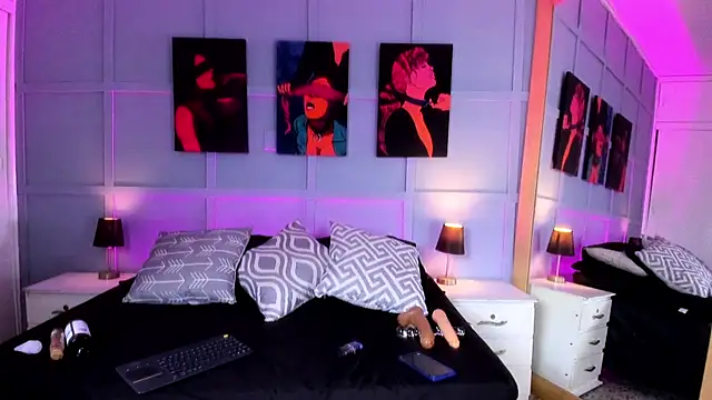 Elizabeth Santos online show from November 2025 07:50:02 PM