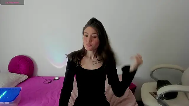 Snapshot of Tesa_cute chatting on December 2024 08:40:02 PM Tesa cute online show from December 2024 08:40:02 PM