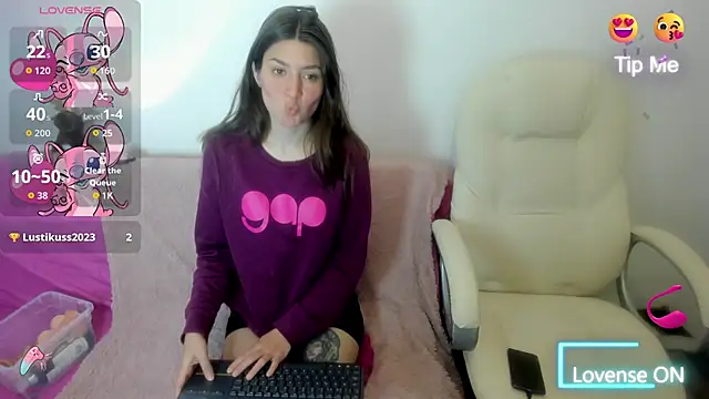 Snapshot of Tesa_cute chatting on October 2025 02:44:02 AM Tesa cute online show from October 2025 02:44:02 AM