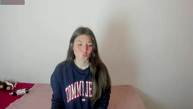 Snapshot of Tesa_cute chatting on October 2025 02:59:02 AM Tesa cute online show from October 2025 02:59:02 AM