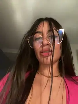 Snapshot of lina_pink chatting on February 2025 11:33:02 PM lina pink online show from February 2025 11:33:02 PM