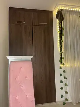 lina pink online show from February 2026 04:21:01 AM