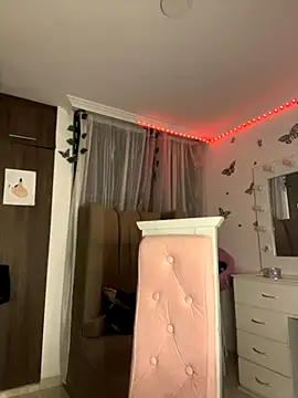 Snapshot of lina_pink chatting on September 2025 02:40:02 AM lina pink online show from September 2025 02:40:02 AM