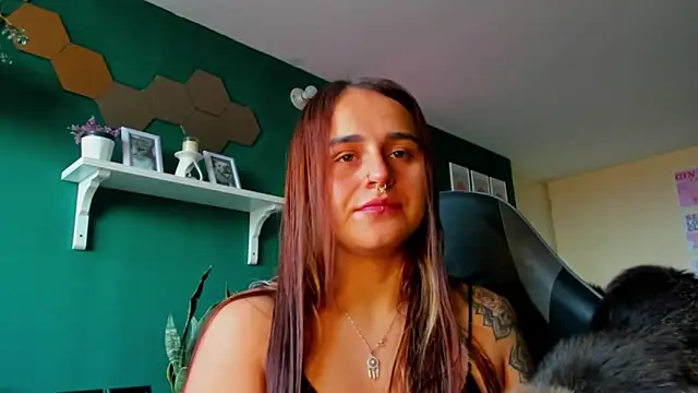 Snapshot of evy_orange1 chatting on May 2026 04:22:02 PM evy orange1 online show from May 2026 04:22:02 PM